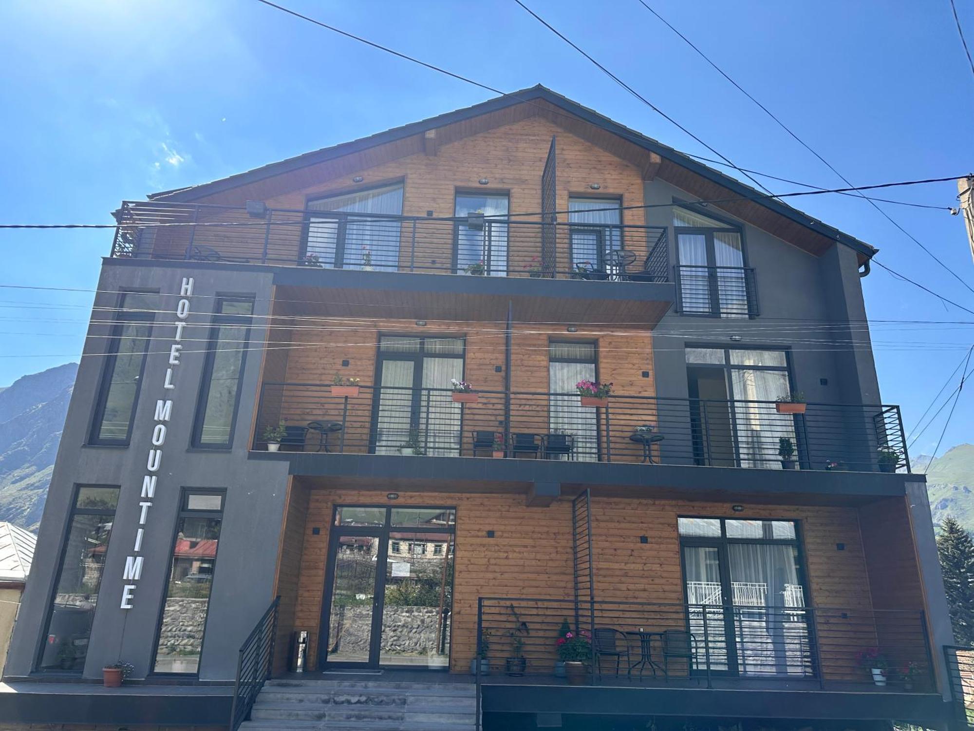 Hotel Mountime Kazbegi Ngoại thất bức ảnh
