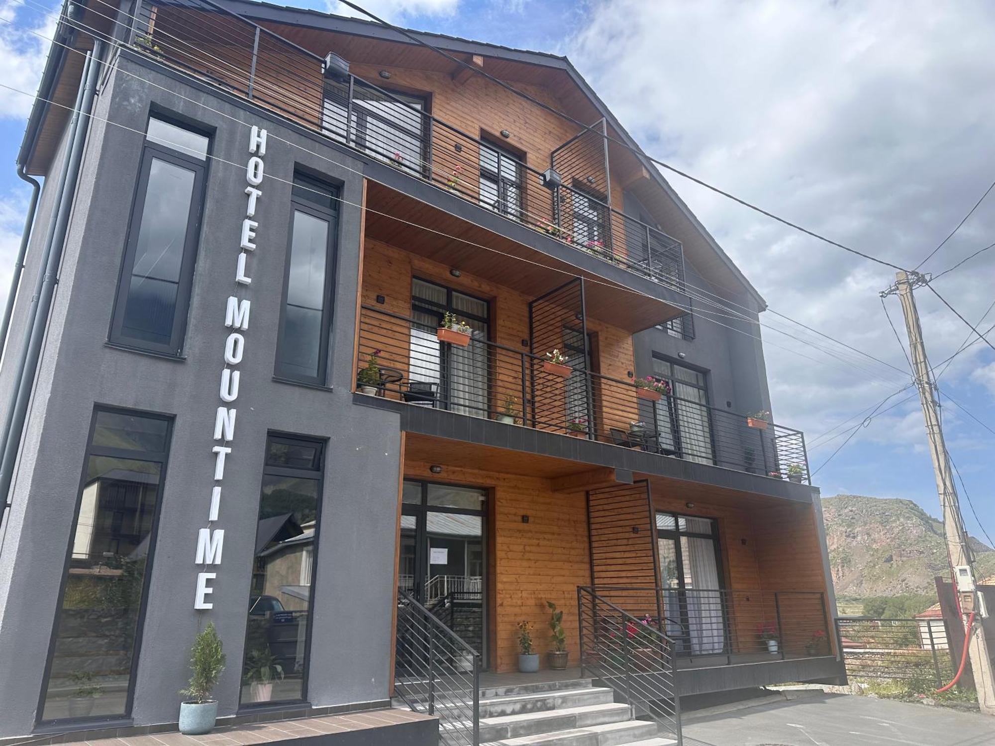 Hotel Mountime Kazbegi Ngoại thất bức ảnh