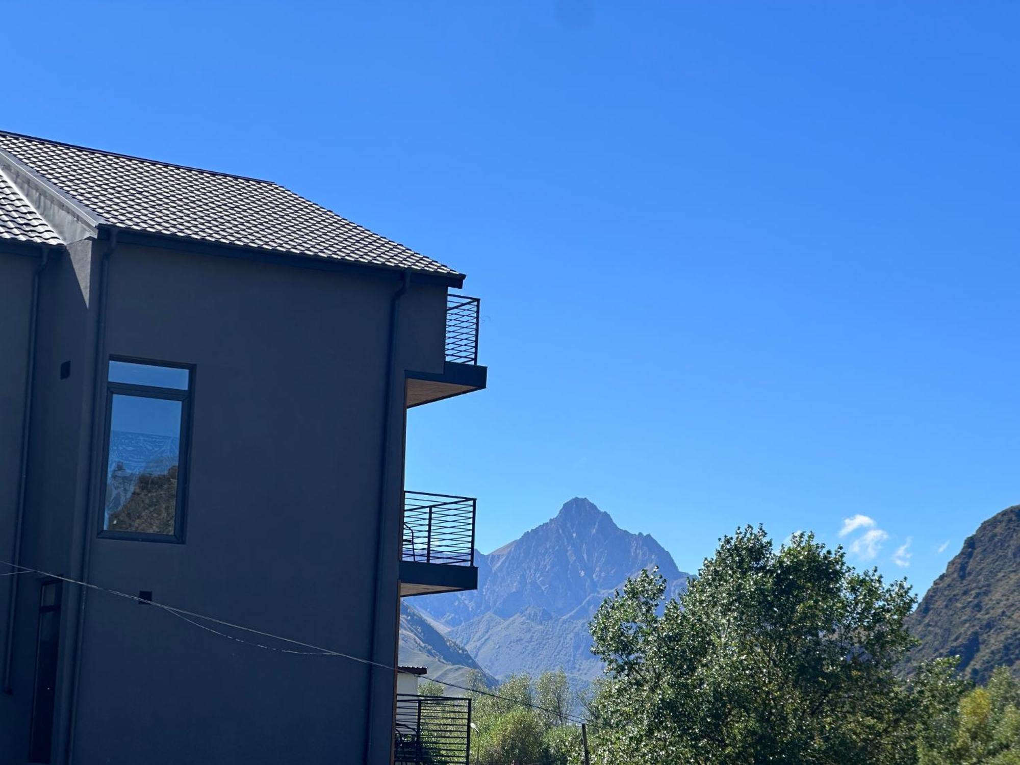 Hotel Mountime Kazbegi Ngoại thất bức ảnh