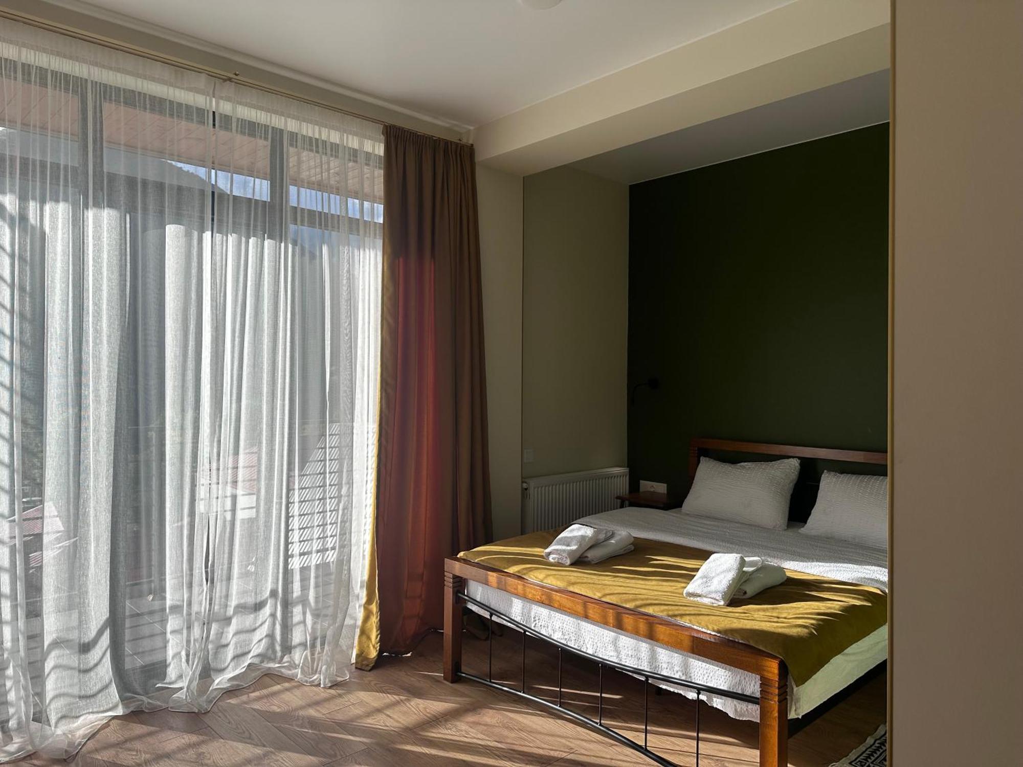 Hotel Mountime Kazbegi Ngoại thất bức ảnh