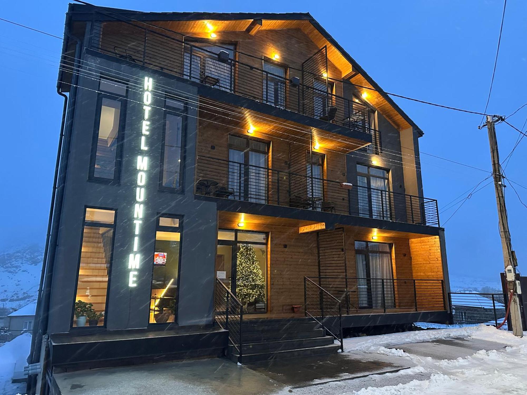Hotel Mountime Kazbegi Ngoại thất bức ảnh